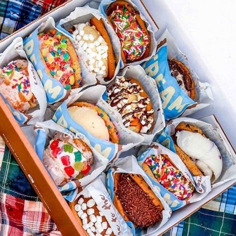 Handcrafted ice cream sandwiches that your wedding guests will love - trendy wedding desserts  {Cookies Rule Everything Around Me (CREAM)} Wedding Ice Cream Sandwiches, Ice Cream Sandwich Wedding, Diy Ice Cream Sandwiches, Trendy Desserts, Ice Cream Sandwich Bar, Food Truck Desserts, Ice Cream Wedding, Food Truck Wedding, Desserts Cookies