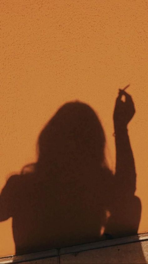 Aesthetic Badgirl Wallpaper, Badgirl Aesthetics, Silhouette Photography Aesthetic, Cute Selfies, Mirror Selfie Aesthetic, Girl Mirror, Silhouette Photography, Shadow Photography, Aesthetic Grunge Outfit