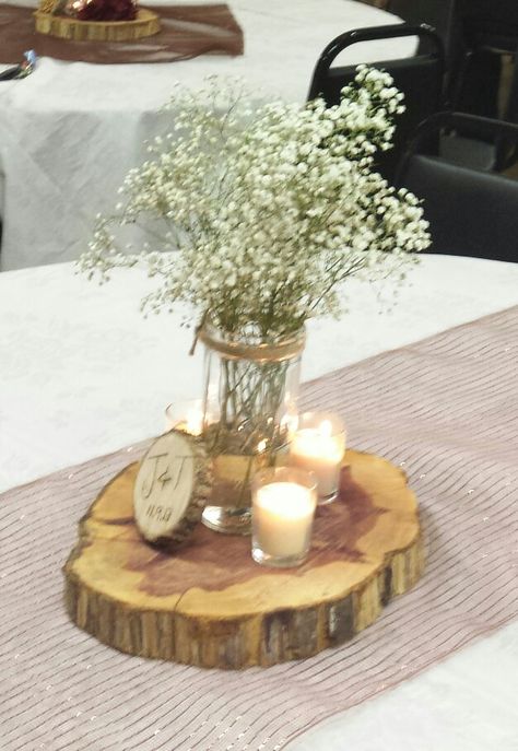 Centerpiece Wood Slice Centerpiece, Baptism Party Boy, Wood Biscuits, Wood Cookies, Party Boy, Bridal Shower Centerpieces, Mason Jar Centerpieces, Baptism Party, Wedding Planning Advice