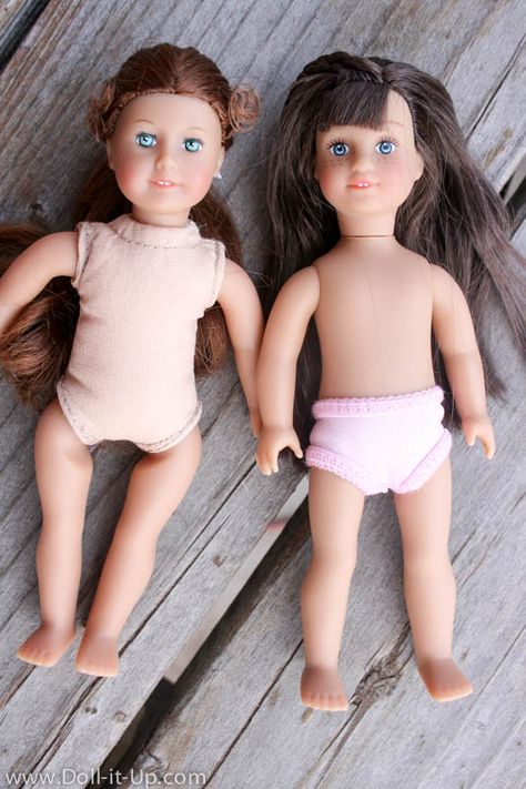 Mini American Girl Dolls, Dolls Miniature, Mini Dolls, American Girl Dolls, New Dolls, Girls World, Side By Side, American Girl Doll, Old And New