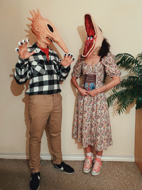 Barbra And Adam Maitland Costume, Barbara And Adam Costume, Faceless Halloween Costume, Barbara Maitland Costume, Movie Inspired Halloween Costumes, Beetlejuice Couple Costume, Couples Halloween Costumes Creative, Movie Couples Costumes, Adam Maitland