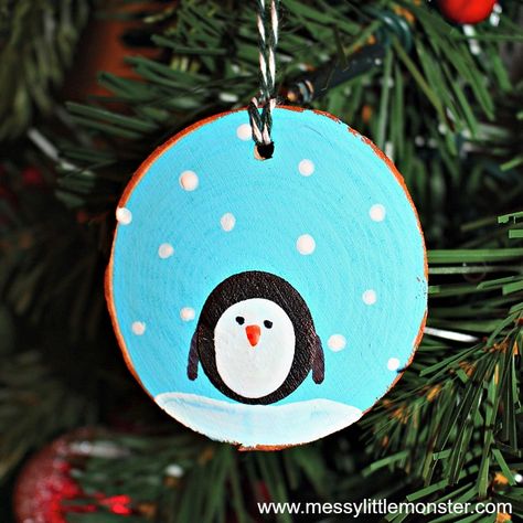 Fingerprint Penguin, Diy For Toddlers, Fingerprint Ornament, Wood Slice Christmas Ornaments, Gingerbread Man Crafts, Christmas Ornament Diy, Wood Slice Christmas, Penguin Crafts, Easy Christmas Ornaments