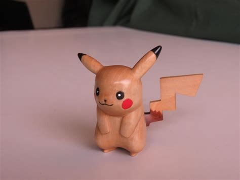 Outstanding Pokemon Wood Carving Check more at https://faigk.me/ Whittling Patterns, Pokemon Diy, Simple Wood Carving, Wood Slice Art, Wood Carving Designs, Toy Art, Carving Designs, Pottery Sculpture, Kids Ornaments