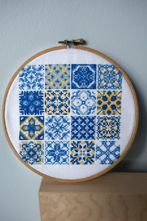 Cross Stitch Tile Pattern, Crochet Tiles Free Pattern, Cross Stitch Pillow Pattern, Tile Embroidery, Portuguese Embroidery, Hair Band Bracelet, Colorful Necklaces, Cross Stitch Border Pattern, Embroidered Photo