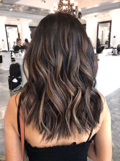 Dark Brown Hair With Half Head Highlights, Mild Balayage Brunette, Dimensional Brunette Level 5, Lived In Brunette With Highlights, Fall Hair Partial Highlights, Balayage With Dark Base, Half Head Balayage Black Hair, Medium Length Balayage Hair Brunettes, Subtle Partial Highlights