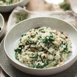 Risotto Recipes Cheese, Cheese Risotto, Mushroom Dishes, Risotto Recipes Easy, Blue Cheese Recipes, Hidden Vegetables, Spinach Mushroom, Italian Comfort Food, Risotto Recipe