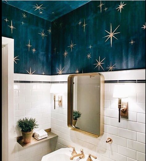 Quirky Bathroom, Bathroom Paint, Circuit Ideas, Guest Bathrooms, Design Apartment, Trendy Bathroom, Trendy Wallpaper, Bathroom Wallpaper, Luxury Kitchens