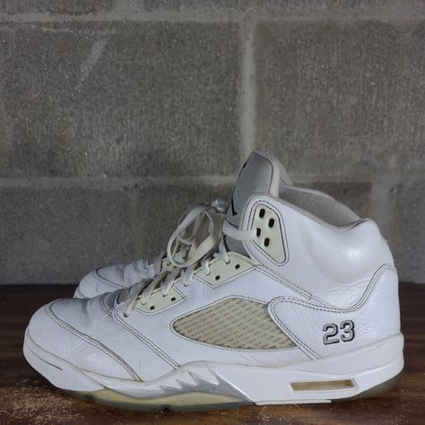 Size 10.5 Jordan 5 Retro Metallic White 2015 136027-130 Good Restoration Project Get a price at https://copapair.com/size-10-5-jordan-5-retro-metallic-white-2015-136027-130-good-restoration-project/ Jordan 5, Jordans Sneakers, Saucony Sneaker, Air Jordan Sneaker, Size 10, Air Jordans, Sneakers Nike, Nike, White