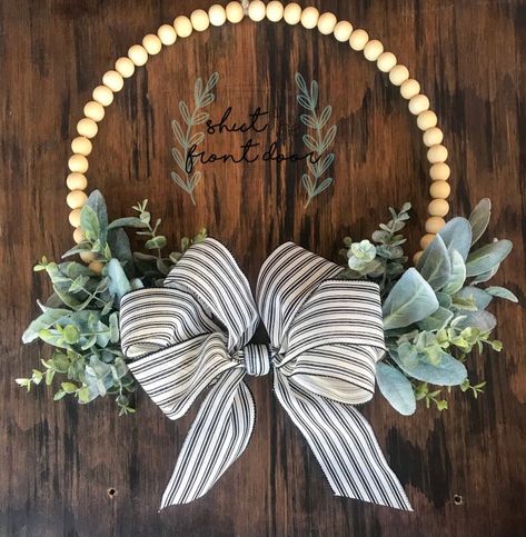 Door Diy Ideas, Decorate For Spring, Front Door Diy, Hoop Wreaths, Wood Beads Diy, Small Front Porch, Boho Wreath, Spring Wedding Decorations, Pumpkin Door Hanger