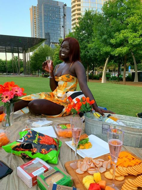 Picnic Date Outfits, Girl Picnic, There Is Beauty In Simplicity, Picnic Inspiration, Beauty In Simplicity, Beauty Finds, Picnic Date, Dark Skin Beauty, Black Femininity