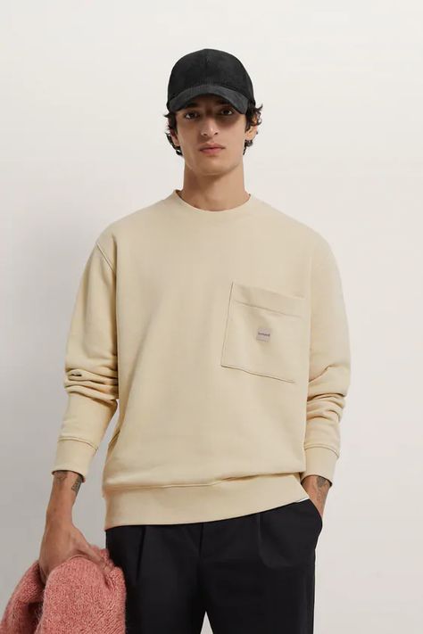 Beige Sweatshirt Outfit Men, Beige Sweatshirt Outfit, Hoodie Men Outfit, Sweatshirt Outfit Men, Lifestyle Branding, Beige Sweatshirt, Cut Sweatshirts, Men Sweatshirt, Sweatshirt Outfit