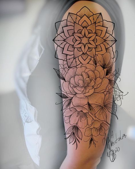 Floral Half Sleeve Tattoo Stencil, Floral Com Mandala, Dragon Tattoo Ideas, Floral Mandala Tattoo, Crazy Tattoos, Dragon Tattoos, Upper Arm Tattoos, Floral Tattoo Sleeve, Creepy Tattoos