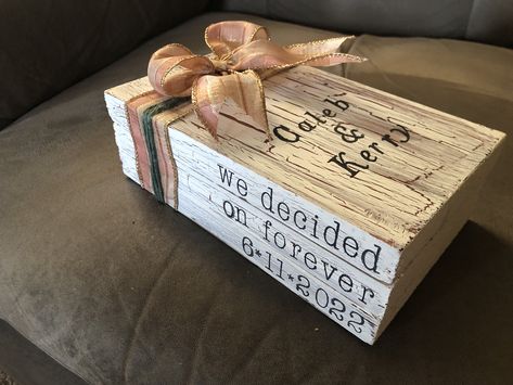 Book Stacks Decor, Country Craft Ideas, Prayer Jar, Stack Books, Scrap Crafts, Wood Books, Craft Recipes, Old Book Crafts, Stacked Books