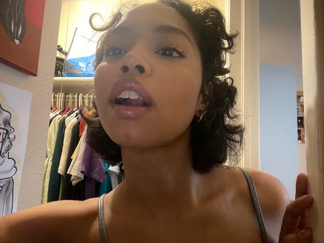 Shawnee Pourier, Curly Hair Big Chop, Grown Ups Aesthetic, Nia Sultana, Effortlessly Pretty, Selfie Ideas Black Women, Grown Out Pixie, Cute Makeup Looks, Pretty Selfies