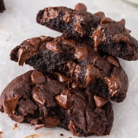 Crumbl Dark Dream Cookies | Chocolate Chocolate chip Cookies - Lifestyle of a Foodie Crumbl Dark Dream Cookie, Dark Dream Cookies, Dream Cookies, Chocolate Chocolate Chip Cookies, Double Chocolate Cookies Recipe, Crumble Cookie Recipe, Chocolate Fudge Cookies, Chocolate Cake Cookies, Fudge Cookies