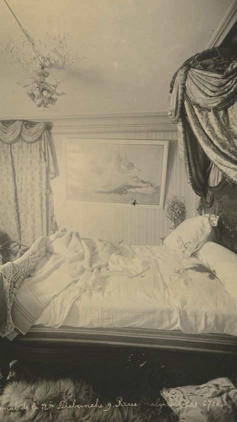 A Look Back at the Crime Scene Photos That Changed How Murder is Documented Paranormal Aesthetic, Parisian Apartment Decor, Swag Curtains, Dark Stain, Mystery Of History, Parisian Apartment, Dark Stains, Floral Decoration, Middle Class