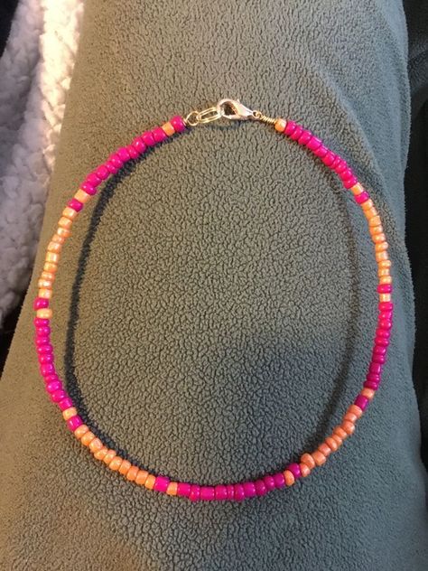 Necklaces Beaded, Gelang Manik-manik, Preppy Jewelry, Beaded Jewelry Necklaces, Indie Jewelry, Beaded Necklace Designs, Beaded Necklace Diy, Diy Bracelets Patterns, Diy Bracelet Designs