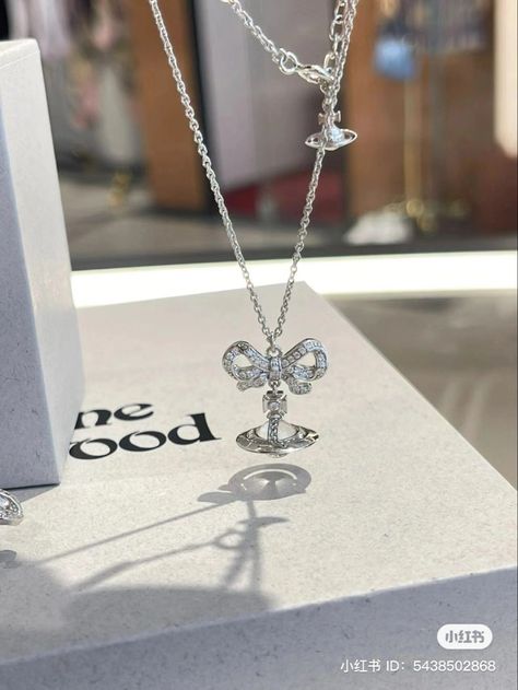 Vienne Westwood Jewelry, Vivienne Westwood Necklace Silver, Westwood Jewellery, Vivienne Westwood Jewellery, Crystal Orb, Aesthetic White, Jewelry Lookbook, Grad Gifts, Fancy Jewelry