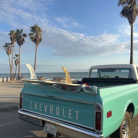 No better vibes that this • • • #sddeets #sandiego #sandiegolife #socal #beach #beachy #beachvibes #creative #pinterest #visionboard #manifesting #sandiegoblogger #pinterest #cheverolet #vintagetruck #truck Socal Summer Aesthetic, Surfer Vibes Aesthetic, Vintage Surf Aesthetic, Beachy Car, Vintage Beach Aesthetic, Malibu Aesthetic, Beach Van, Surfer Vibes, Surf Aesthetic