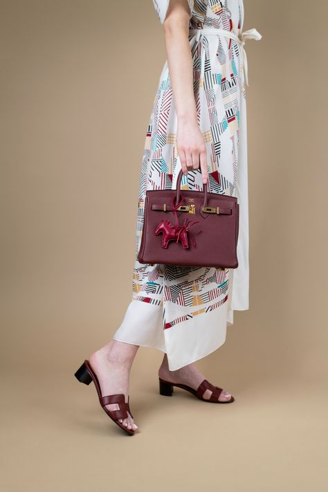 Hermès Birkin 25 Togo in Rouge H with Oasis Burgundy Sandals Hermes Oasis Sandals Outfit, Hermes Bag Charm, Hermes Oasis Sandals, Hermes Oasis, Burgundy Sandals, Hermes Birkin 25, Sandals Outfit, Birkin 25, Hermes Bags