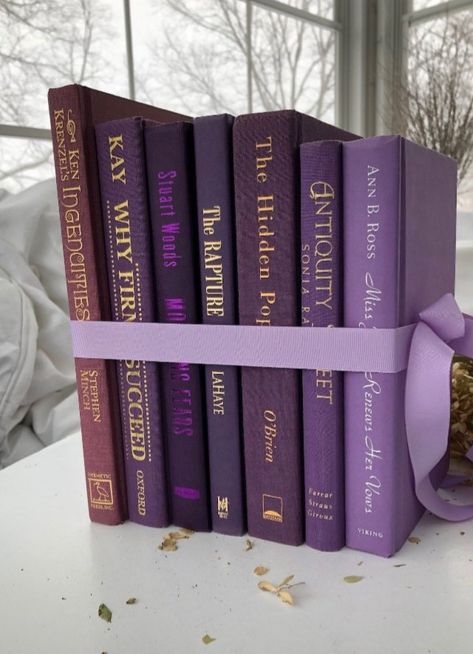 Mode Purple, Books By Color, Purple Books, Violet Aesthetic, Purple Vibe, Lavender Aesthetic, Modern Books, Purple Themes, Purple Love