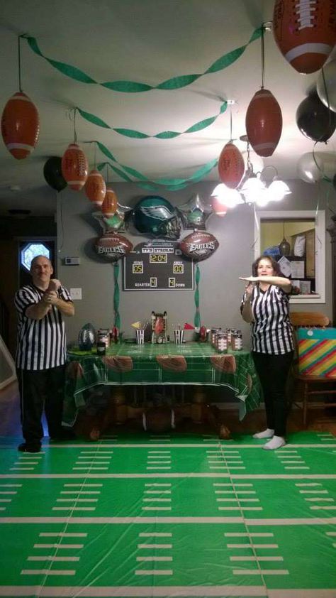 Football Themed Birthday Party Snacks, Eagles Birthday Party, Football Sleepover, Football Themed Birthday Party, Seahawks Gifts, Football Theme Birthday, Superbowl Food, Superbowl Sunday, Boys First Birthday Party Ideas