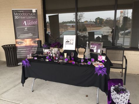 My Younique table!!!! Makeup Booth, Vendor Ideas, Promotional Ideas, Younique Party, Display Tables, Younique Business, Hypoallergenic Makeup, Vendor Table, Younique Beauty