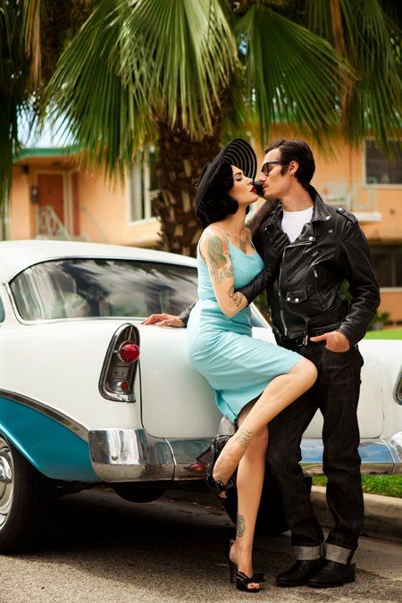 Michelin Pitt and her sweetheart. Rockabilly Couple, Rockabilly Looks, Rockabilly Wedding, 50s Rockabilly, Rockabilly Girl, Modern Pin Up, Lady Like, Oufits Casual, Rockabilly Pin Up