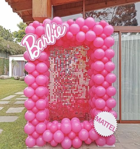 Coconut Milk Drinks, Ideas Para Decorar Una Fiesta, Barbie Birthday Party Ideas, Barbie Pool Party, Barbie Bachelorette, Barbie Birthday Cake, Barbie Party Decorations, Barbie Theme Party, Bolo Barbie