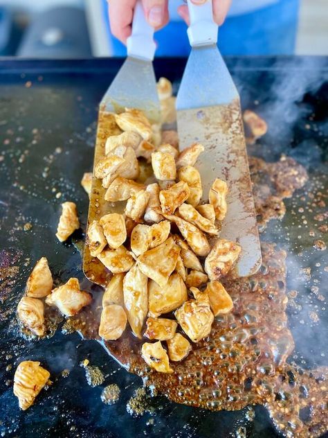 Hibachi On A Blackstone Grill, Habatchi Chicken Recipe, Grilled Hibachi Chicken, Blackstone Grill Recipes Hibachi Chicken, Hibachi Blackstone Grill Recipes, Black Stone Griddle Recipes Hibachi, Black Stone Griddle Chicken Recipes, Chicken Hibachi Blackstone, Hibachi Vegetables On Blackstone