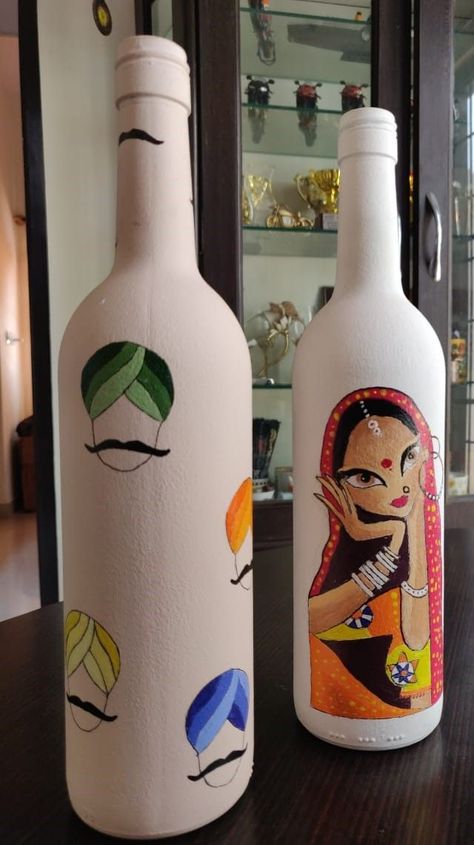 Botal Art And Craft, Botal Painting Ideas, Bottel Craft Painting, Beer Bottle Art Creative, Pot Painting Ideas Creative Indian, Beer Bottle Painting, Botal Art, Glass Art Painting, Glass Art Ideas