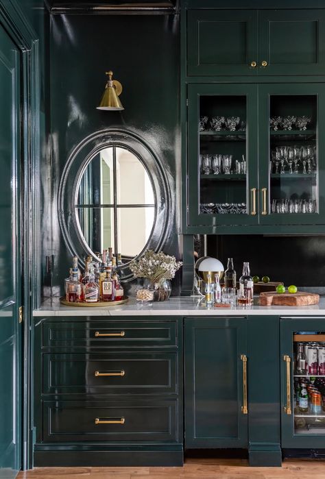 Dc House, Green Kitchen Designs, Dark Green Kitchen, Moody Interiors, Green Kitchen Cabinets, Green Bar, Butlers Pantry, Permanent Residence, Studio Green