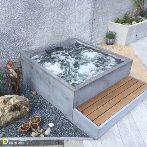 35 Lovely Small Swimming Pool Design Ideas To Get Natural Accent | Engineering Discoveries Small Swimming Pool, Kleiner Pool Design, Outdoor Hot Tub, Diy Hot Tub, Small Swimming Pools, Tank Pool, Mini Pool, Small Pool Design, Outdoor Bath