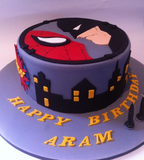 Spider Man Batman Cake, Spider Man And Batman Cake, Spiderman Cake Ideas, Joker Cake, Spiderman Cakes, Man Cakes, Spider Man Cake, Marvel Cake, Superhero Birthday Cake