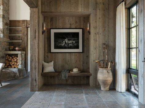 At home in the West Image Mountain House Interior, Entry Nook, Mountain Interiors, Lake House Decor, Bunk House, Modern Cabin, Entry Way, Barn Style, Rio Grande