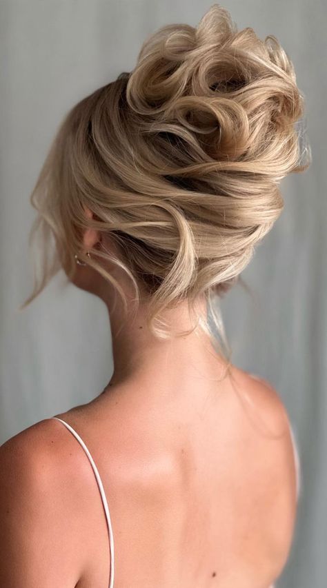 4 Hairstyles, French Twist Updo, High Bun Hairstyles, Easy Hair Updos, Hairstyles Men, High Bun, Messy Bun Hairstyles, Half Up Hair, Bridal Hair And Makeup