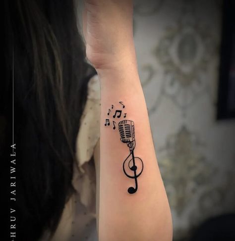 Music Note Face Tattoo, Simple Microphone Tattoo, Karaoke Tattoo, Singing Tattoo Ideas, Cute Music Tattoos, Singer Tattoo Ideas, Music Themed Tattoos, Tattoos About Music, Singing Tattoo