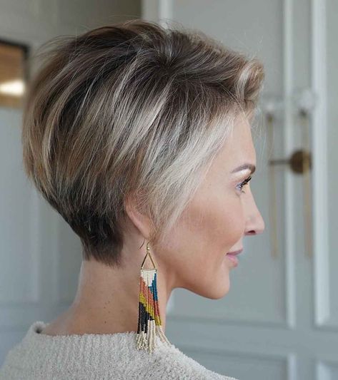 Long Pixie Cut, Haircuts Trendy, Longer Pixie Haircut, Long Pixie Hairstyles, Kadeřnické Trendy, Stylish Short Haircuts, Long Pixie Cuts, Long Pixie, Haircut For Older Women