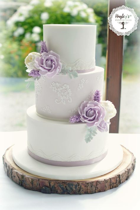 Light Purple Wedding Cake, Wedding Cake Designs Blue, Lilac Wedding Cake, Wedding Cake Purple, Lilac Cake, Light Blue Wedding Cake, Wedding Cakes Lilac, Wedding Cake Peach, White And Gold Wedding Cake