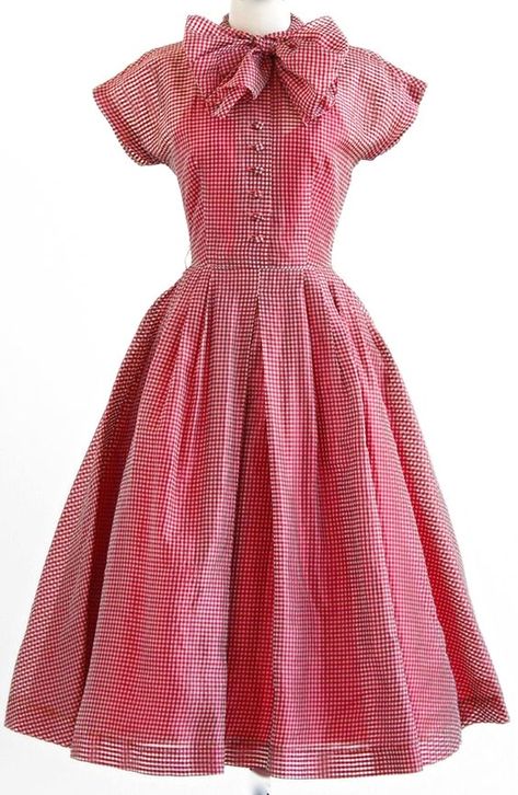 Fashion 1950, Fashion 50s, Pink Things, Fashion 1950s, Vintage 1950s Dresses, Fashion Capsule, Vestidos Vintage, Red Gingham, 50s Dresses