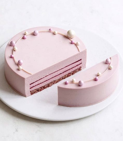 Mousse Cake Decoration, Modern Cakes, Creative Birthday Cakes, Candy Cake, Beautiful Desserts, New Cake, Fancy Cookies, Dessert Cake, Fancy Desserts