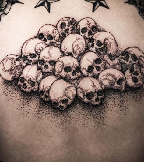 Pile Of Skulls Tattoo, Traditional Chicano Tattoos, Pile Of Skulls, Skulls Tattoo, Art Chicano, Skull Art Tattoo, Tattoo Filler, Skull Sleeve, Tattoo Skull