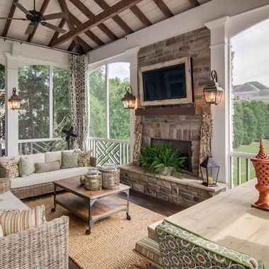 Beautiful screened-in porch Veranda Design, Traditional Porch, Screened Porch Designs, Four Seasons Room, Porch Fireplace, Building A Porch, Sunroom Designs, House With Porch, Porch Design