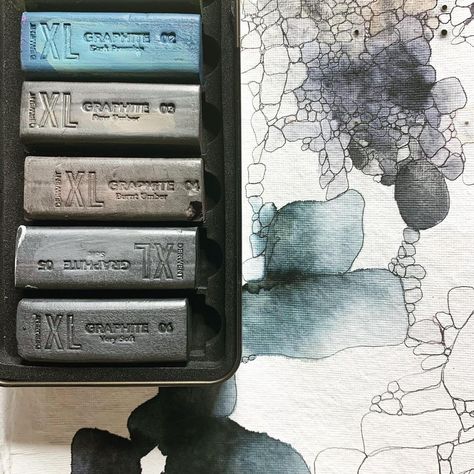 Lorraine Glessner on Instagram: “I love this Derwent water soluble graphite...and they look so pretty in the box! ......................................................…” Water Soluble Graphite, High School Drawing, Derwent Water, School Drawing, Art Supply, Photography Illustration, Drawing Projects, Lorraine, So Pretty