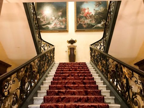 Best Parks In London, Secret Places In London, Regency London, Wallace Collection, Aesthetic London, Marble Stairs, English Interior, Mayfair London, London Aesthetic