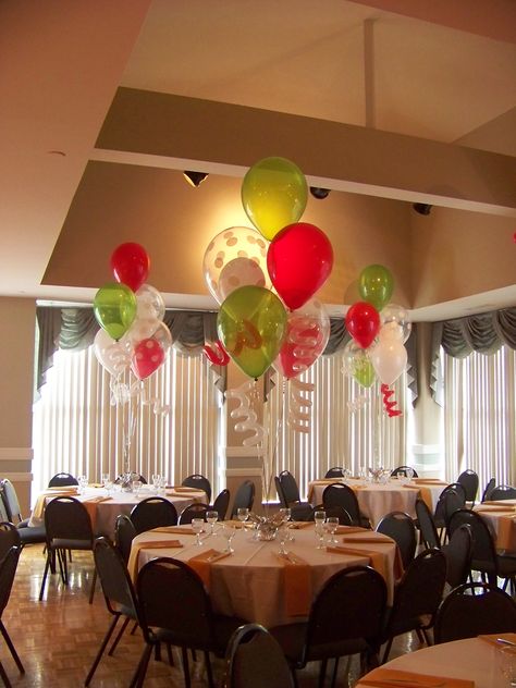 Holiday Party with 16" latex balloon Centerpieces &  curlyQs Christmas Balloon Table Centerpieces, Relief Society Christmas, Christmas Party Centerpieces, Balloon Table Centerpieces, Balloon Displays, Christmas Gender Reveal, Holiday Balloons, Christmas Party Table, Creative Centerpieces