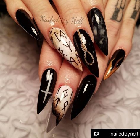 Rune Nails, Nola Trip, Halloween Nail Design, Halloween Nail Ideas, Cute And Creepy, 2023 Nails, Halloween Acrylic, Witchy Nails, Art Deco Nails