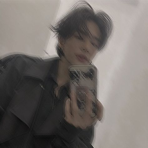 Blurry Selfie, Skz Hyunjin