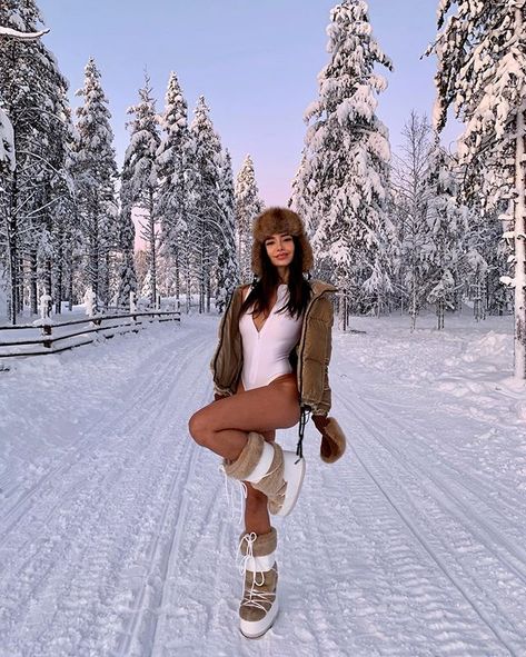 ERIKA HAUSER‪ Swimsuit In The Snow, Bikin Snow Pictures, Swimsuit Snow Pictures, Swimsuit In Snow, Snow Bunny Photoshoot, Photoshoot In Snow, December Outfits, Snow Photoshoot, Swimsuits Photoshoot