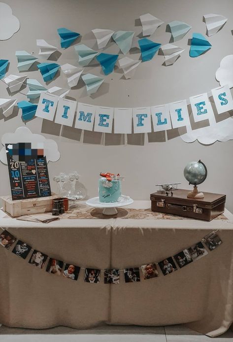 Time Flies Graduation Party, Pilot Decoration Party Ideas, Aviation Theme Graduation Party, Flight Party Theme, Flight School Graduation Party, Flight School Graduation, Plane Themed Party, Pilot Bachelorette Party, Aviation Themed Party Adult